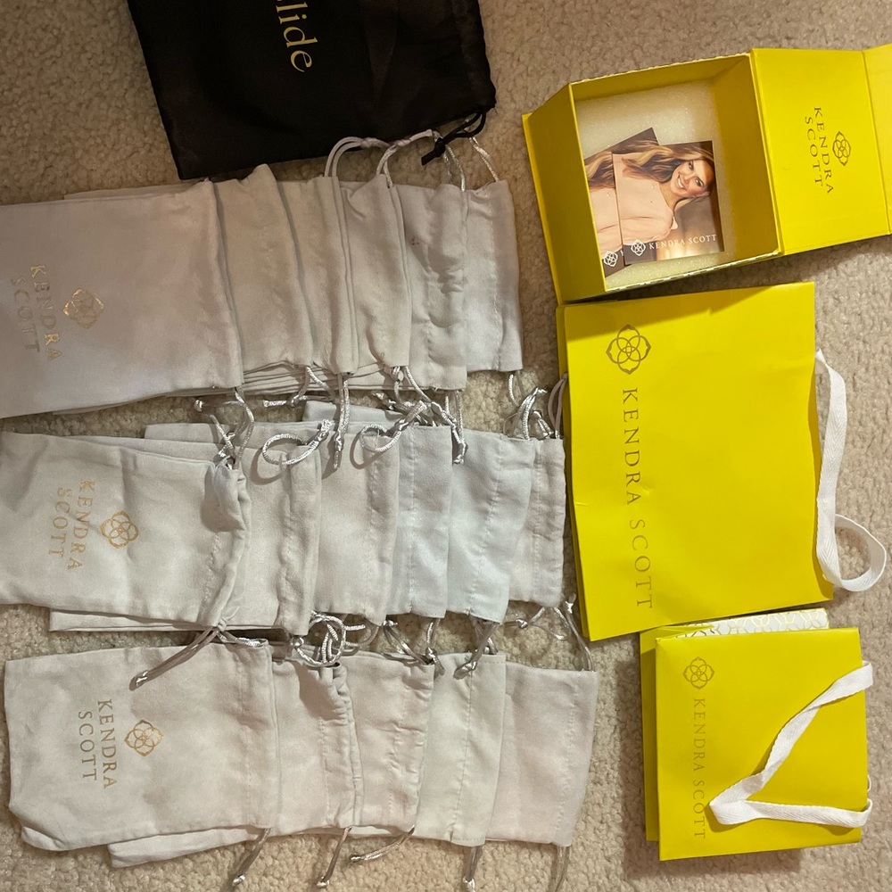 17 Kendra Scott bags and bags with box